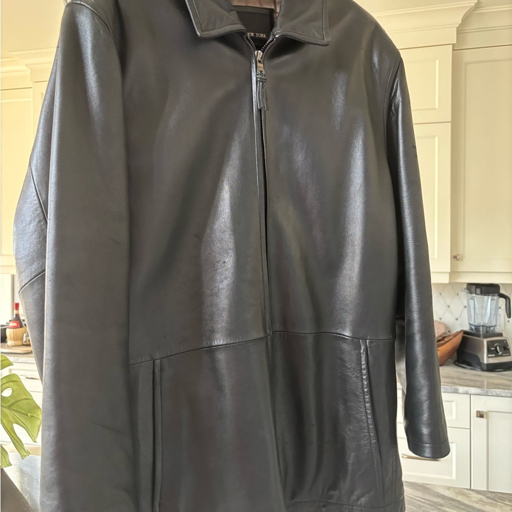 Men’s softest, lambs, black leather size, large genuine, fall jacket Andrew Marc
